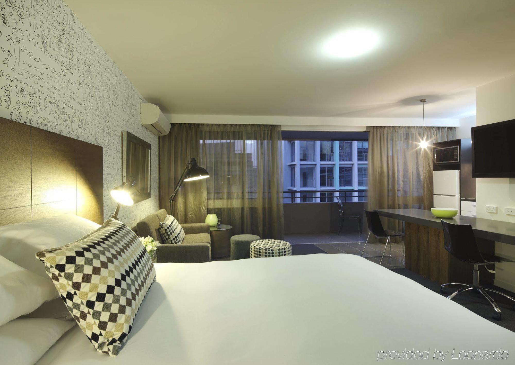 Aparthotel Punthill Spring Hill 4*